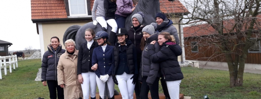 Weiße Fahne bei der ersten Sonderprüfung am Teiritzhof. © Erin Gürtler