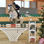 Christian Schranz wurde als bester Niederösterreicher Achter im Racino Advent Grand Prix und Zweiter über 1,35 m. © HORSIC.com