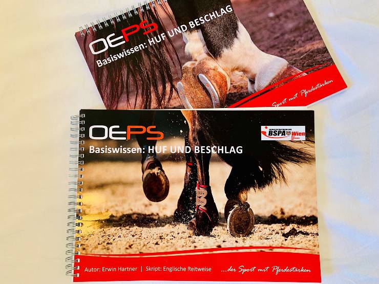 Das neue OEPS Skriptum zum Thema Huf gibt es in der klassischen Variante und speziell für Westernreiter. © OEPS