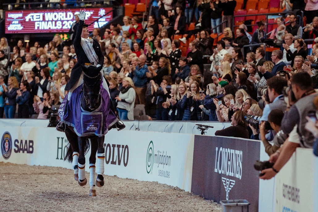Am vergangenen Samstag beim Weltcupfinale in Göteborg vom schwedischen Publikum noch groß gefeiert, kommt die Nummer 1 der Dressur-Welt, Isabell Werth, ab Freitag ins Magna Racino zum Dressage Classics, allerdings nicht als Reiterin, sondern in ihrer Rolle als Trainerin. Foto © FEI/Christophe Taniere