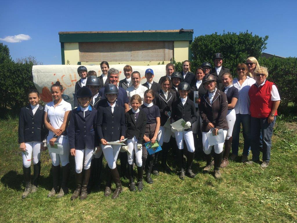 Weisse Fahne im Verein Reit-Team Engel. © privat