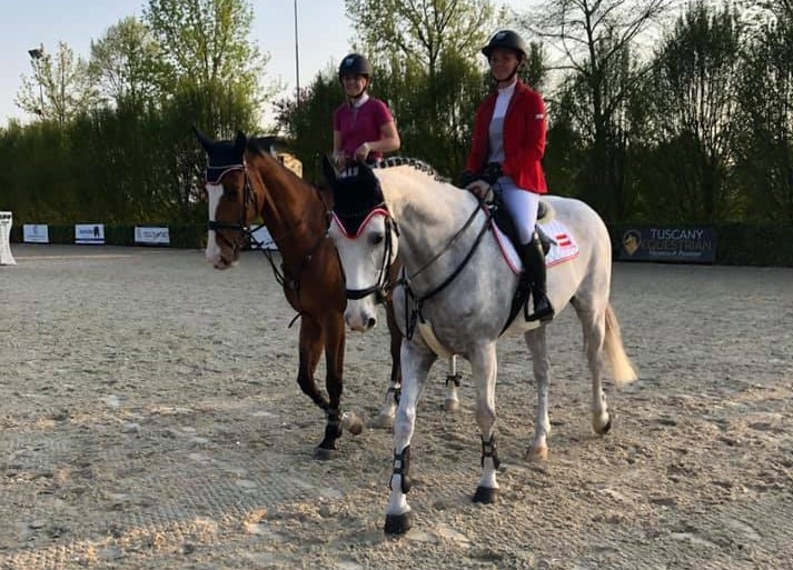 Platz sieben im Eröffnungsspringen und je ein Abwurf in den Nationenpreisspringen für Niederösterreichs Lisa Schranz. © Facebook Reitsportzentrum Lassee