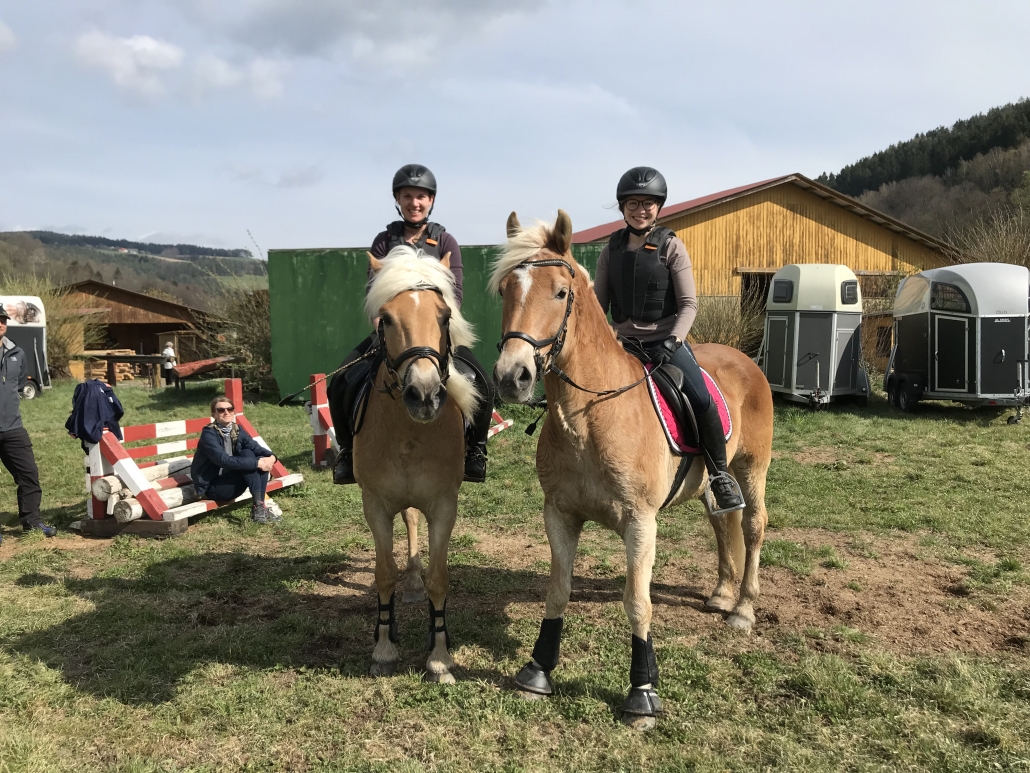 Saisonopening im Busch: Vielseitigkeitskurs mit Biggi Keiblinger in Aspang. © privat