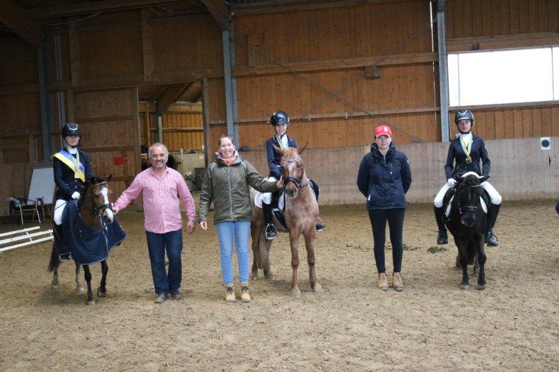 Die Ländlichen NÖ Landesmeister B-Pony Dressur: Dubsky Caroline Isabelle / Emely 8, , Mona Held / Bubble, Dupovec Christa / Herkules 12. © privat