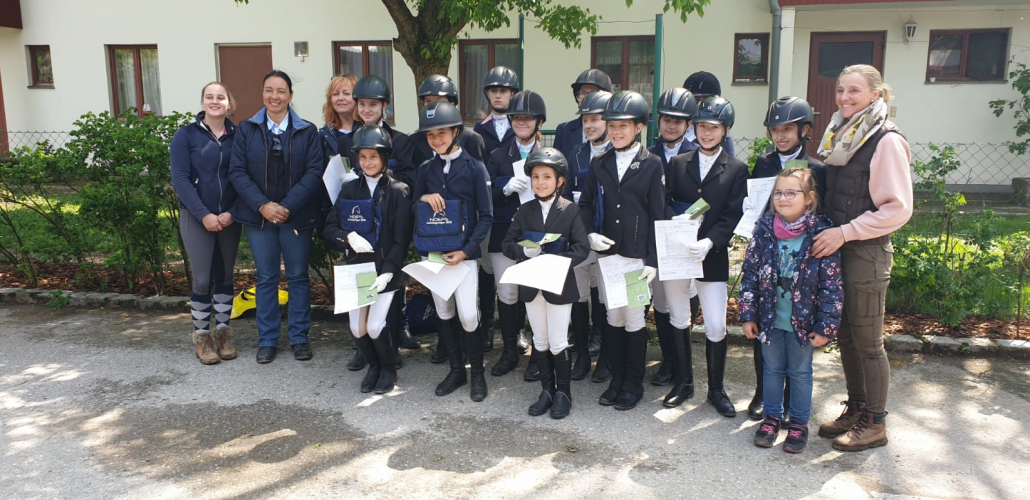 Bestens organisierte Sonderprüfung im Reitstall Mauerbach. © privat