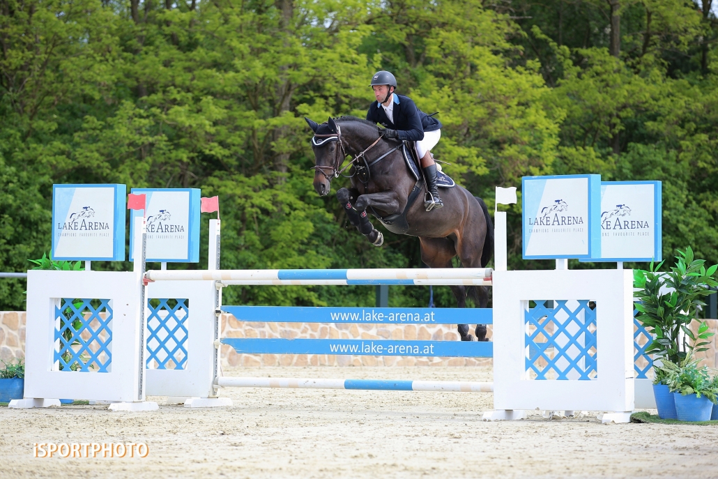 Equestrian Summer Circuit: Sommer, Sonne, Spitzensport und Urlaubsstimmung in der Lake Arena. © iSPORTPHOTO