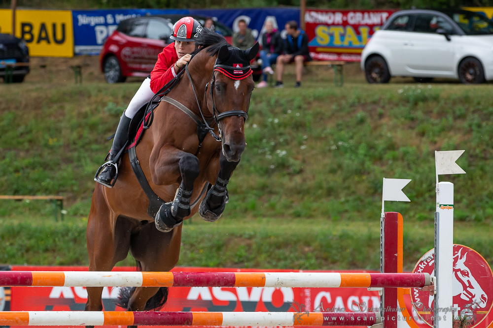 3 Etappen, 3 Siege: Die Niederösterreicherin Laura Steinauer dominierte auch in Farrach den Fixkraft Amateurcup und ist damit nicht mehr einzuholen in der Gesamtwertung. © OEPS/www.scan-pictures.net