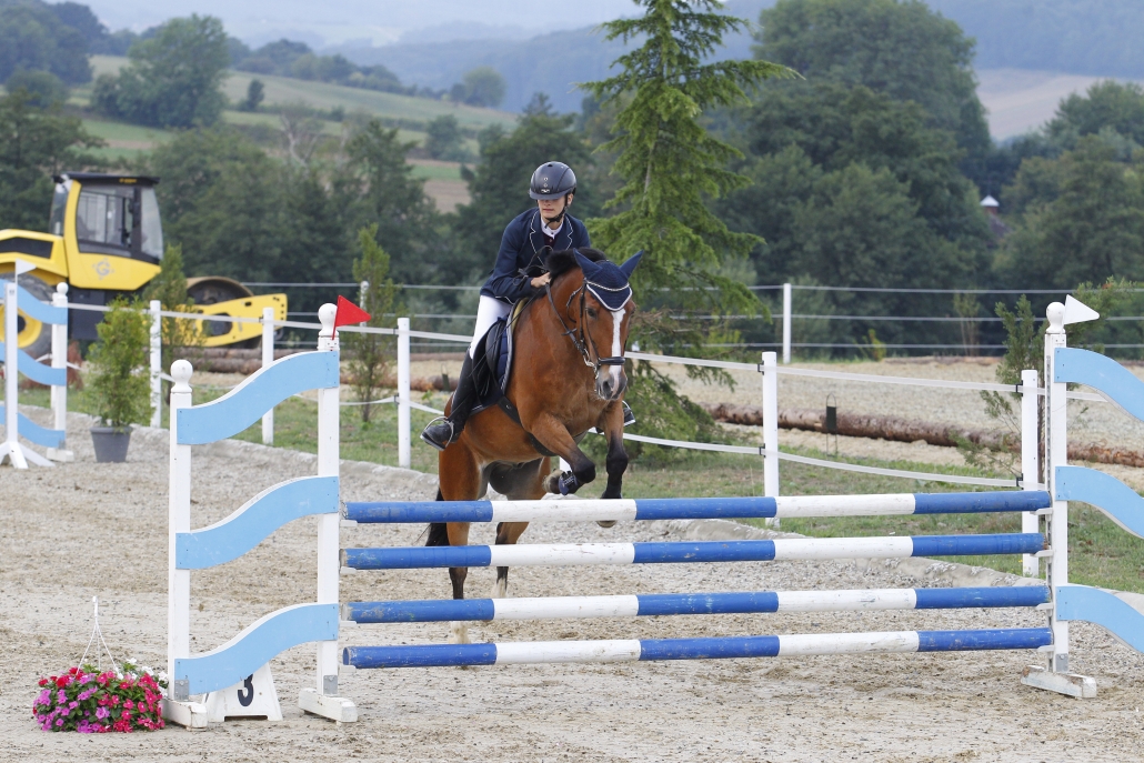 Magdalena Zellhofer und Little Prince Junior sprangen zum Sieg in der NÖ Landemeisterschaft Pony Kinder. © Krisztian Buthi