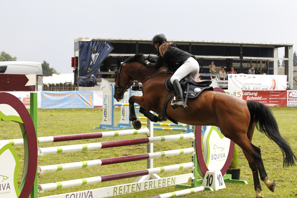 Jona Leonie Pirkner (NÖ/Reitklub Stössing) siegten in der Equiva Einsteiger Trophy. © Krisztian Buthi