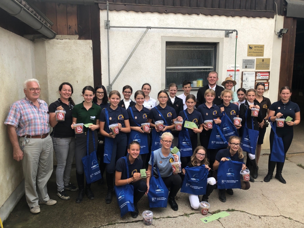 NOEPS Goodie Bags & Fixkraft Futter für die Prüflinge am Pferdehof Pachler. © privat