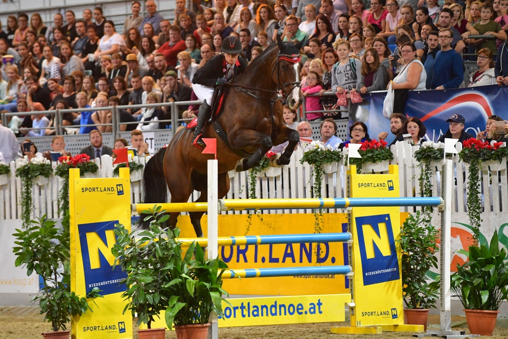Romana Hartl sprang 2018 als beste Österreicherin auf Platz 2 im Großen Preis vom Sportland Niederösterreich. © HORSIC.com