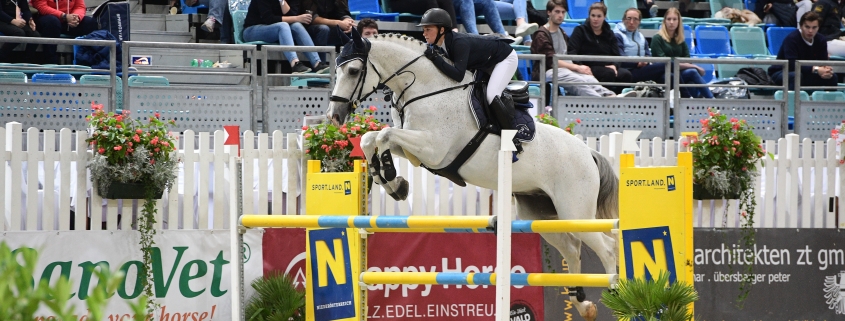 Lisa Schranz und Cascadeur werden hervorragende zweite im EY Cup am Samstag in der Arena Nova. © HORSIC.com