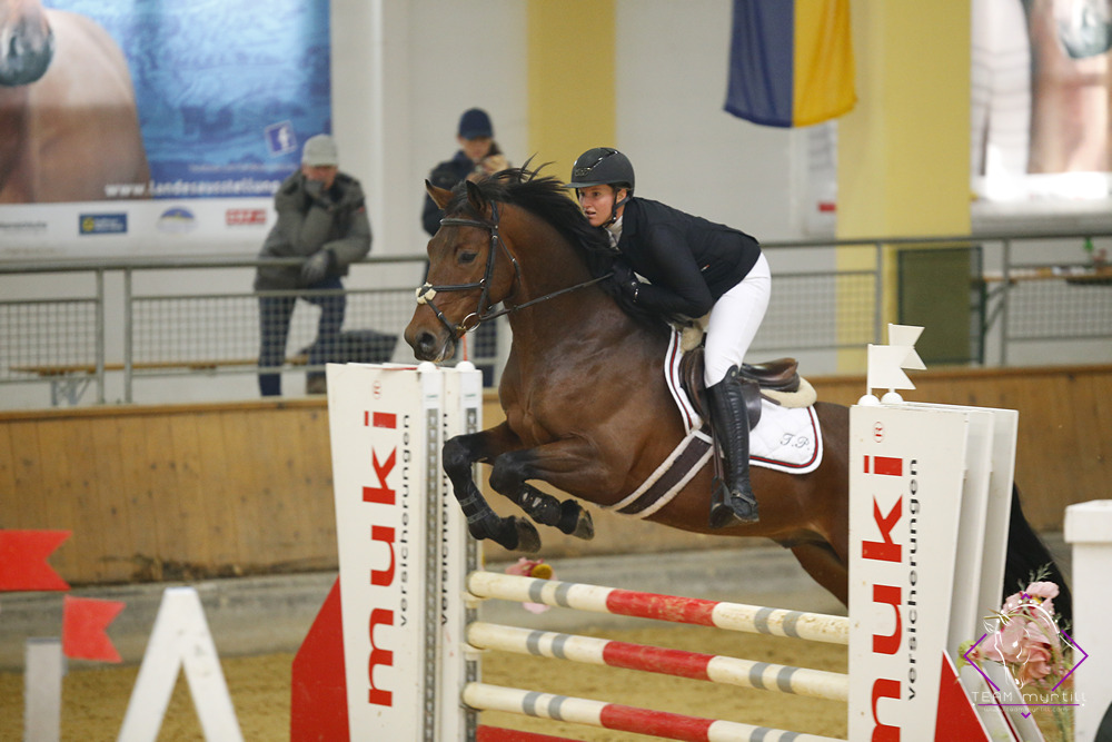 Theresa Pachler schaffte es im Hauptbewerb vom Stadlinger Saisonfinale aufs Podium. © HORSIC.com