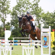 Michelle Schuster von der Ländlichen Reitergruppe Rohrendorf konnte den Erreplus Amateurspringcup im Sattel von Hollenstein gewinnen. © Eszter Nemeth