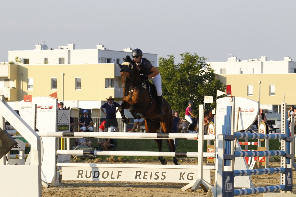 Gesamtsiegerin im ERREPLUS Amateurcup 2020: Michelle Schuster von der Ländlichen Reitergruppe Rohrendorf: © Krisztian Buthi