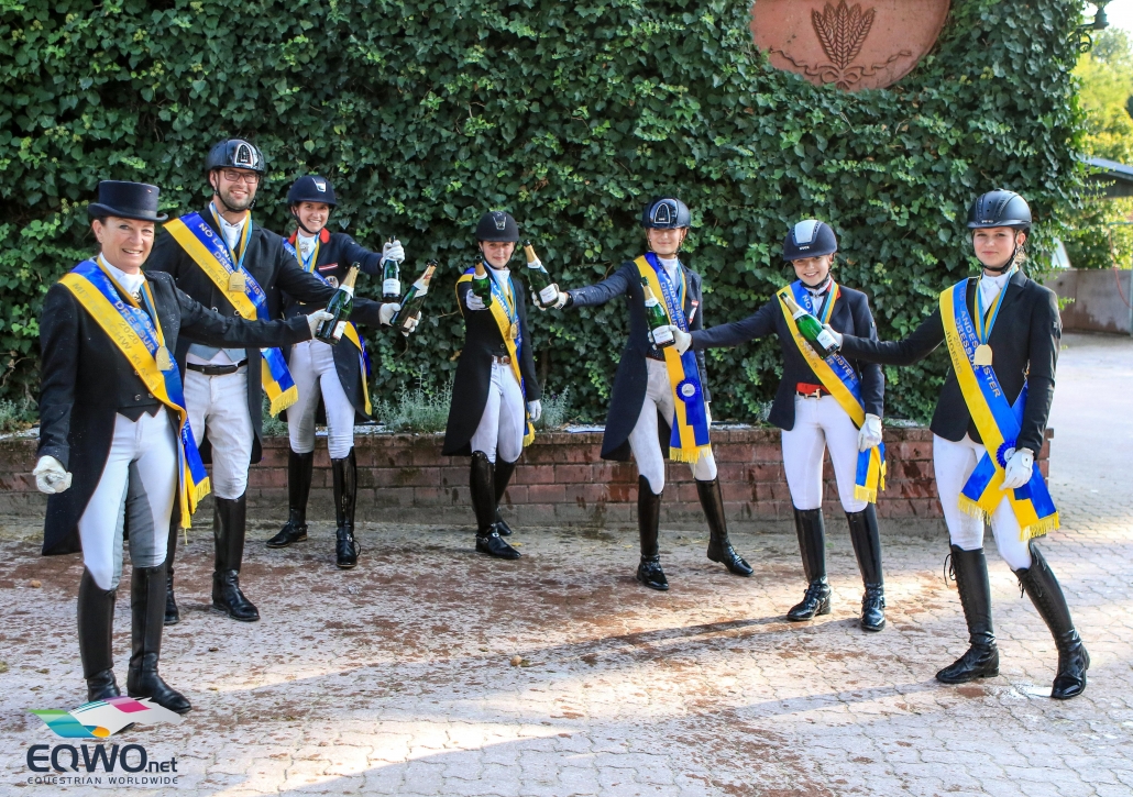 Herzlichen Glückwunsch an die Niederösterreichischen Landesmeister Dressur 2020. © Petra Kerschbaum