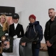 Sabrina Schellenbauer (links) und Herbert Ebner (rechts) gratulierten Selina Schromm (2. von links) gemeinsam mit SeaBis Cup-Initiatorin Tamara Brandner. © privat