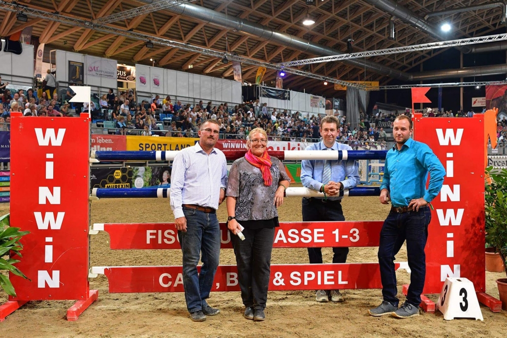 Martin war fester Bestandteil des Parcoursbauteams beim CSI Arena Nova. © HORSIC.com