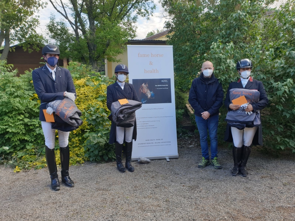 Der Fame Horse and Health Cup wurde in St. Georg und FEI JR Prüfung ausgetragen. Es siegte Christian Almer vom Team Jolly Jumper vor Martina Maurer auf Enzesdorf an der Fischa und Tamara Brandner (RS Kottingbrunn). © privat