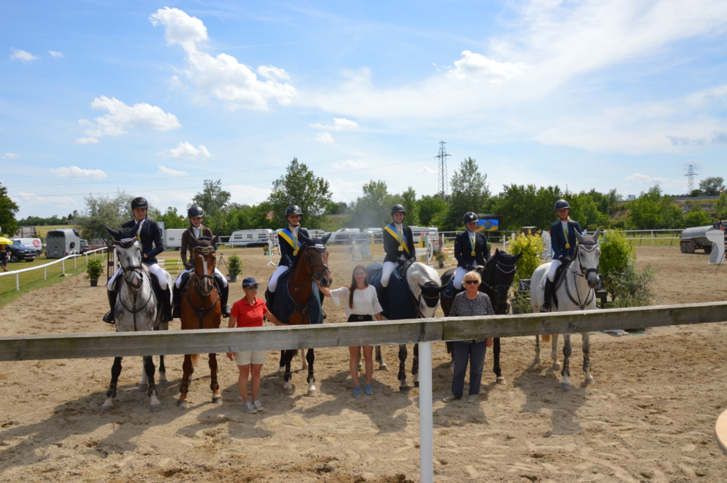 Herzliche Gratulation den Ländlichen NÖ Landesmeisterinnen und Platzierten der Klassen R1 & R2. © RZ Hollabrunn