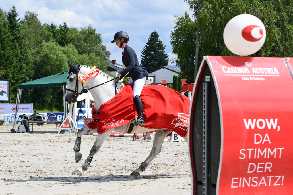 So sehen Sieger aus. © HORSIC.com