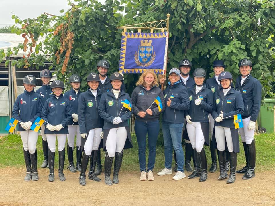 Tolle Stimmung in Team NÖ rund um die Equipechefinnen Birgit Payer und Lea Pointinger. © privat