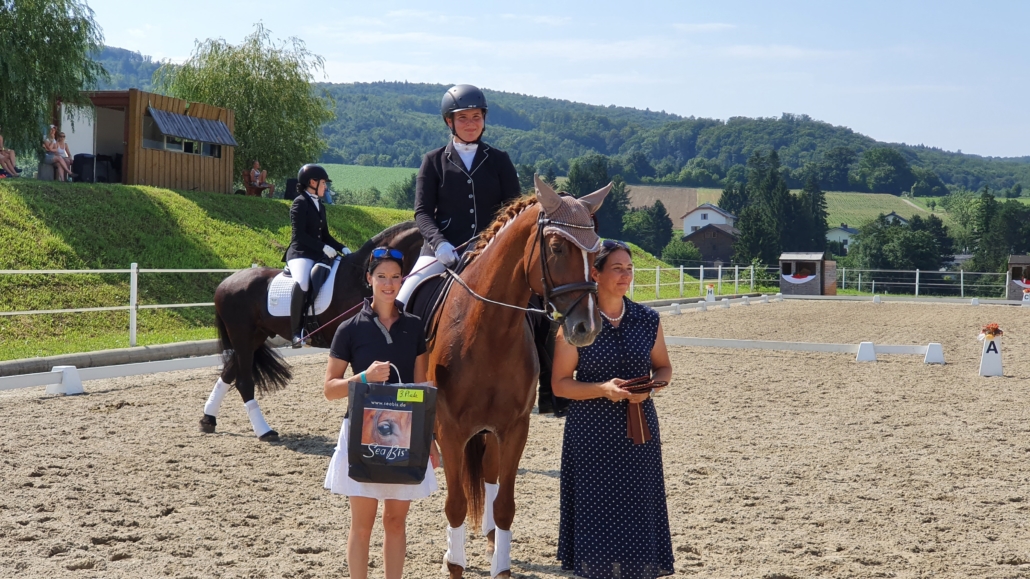 Platz 3: Veronika Attorf (NÖ | RFV Könistetten) & Very Chic. © NOEPS