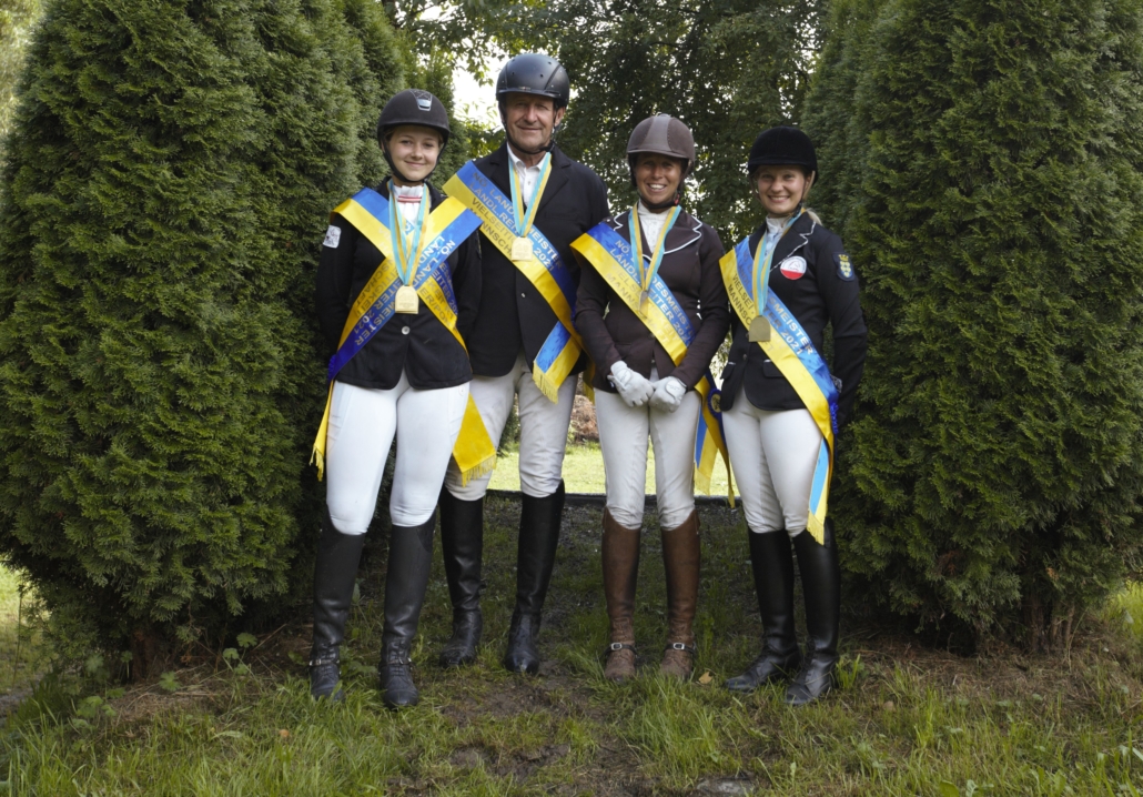 Ländliche NÖ Landesmeister Mannschaft: 3 Hasen für Leo (Bettina Schreiner, Lisa Pribil-Sumetsberger, Claudia Stoiser & Leopold Erasimus). © Thaddeus Eisenhut