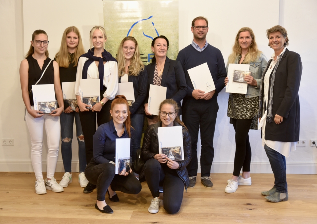 Sportlerehrung Dressur 2020: Birgit Payer gratulierte den erfolgreichen Dressurreitern, die 2020 aufgrund der Pandemie nicht geehrt werden konnten. © Nina Krasny