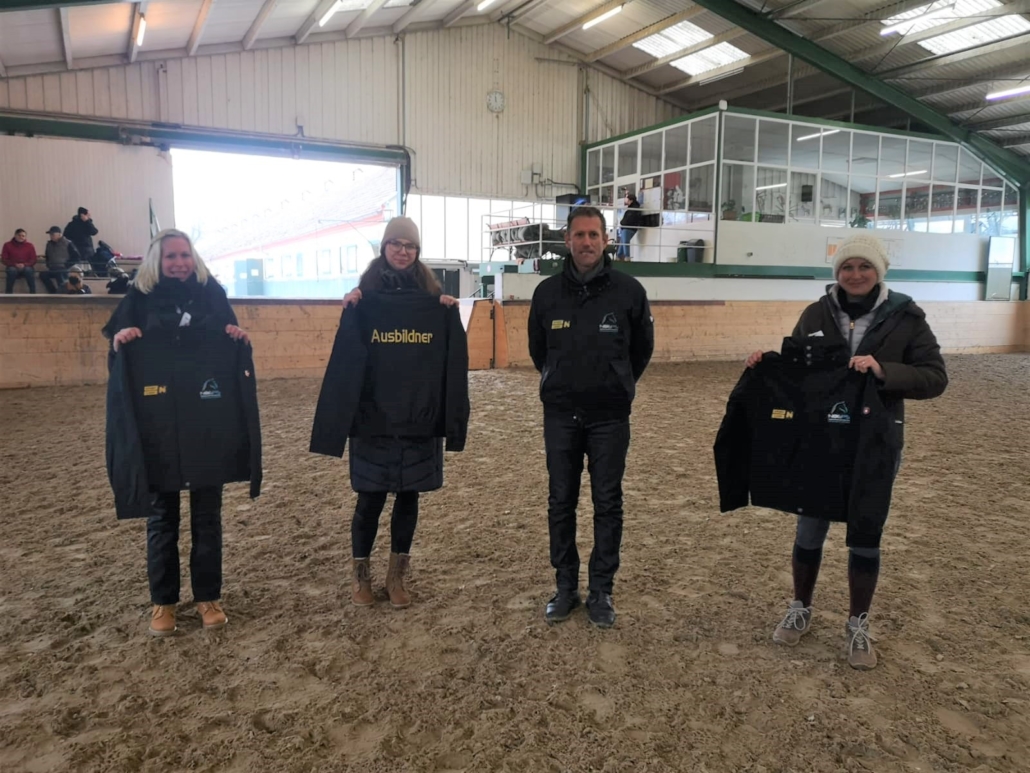 Tolle Wellensteyn Jacken für alle Ausbildner, die mit Auszeichnung abschließen. © privat