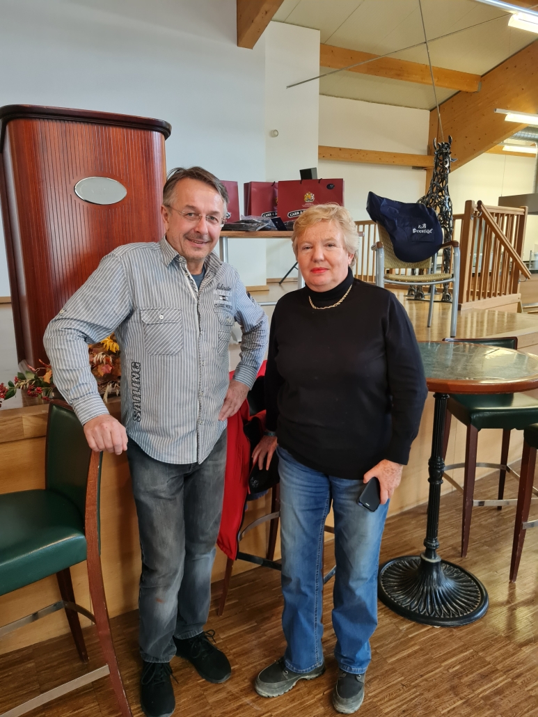 Günter Keglovits von Reitsport Keglovits mit NOEPS Springreferentin Ines Bejdl. © NOEPS
