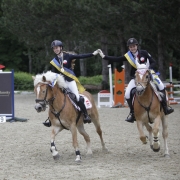 Ehrenrunde für die siegreichen Schwestern Leona und Lisa. © Thaddeus Eisenhut