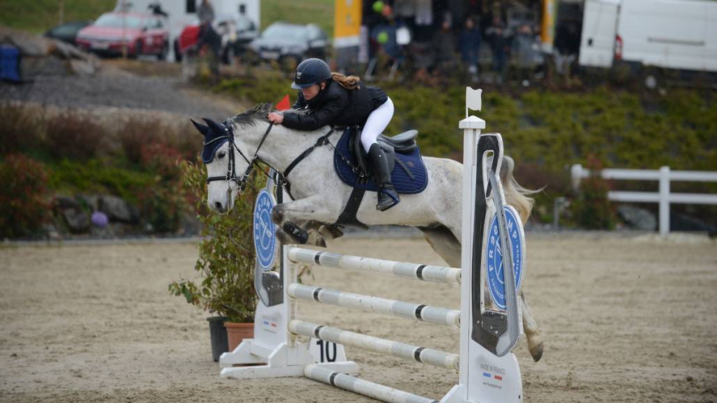11-jährige Samea Zwickl springt zum Effol Pony-Cup-Sieg. © Photo Team Lehoczky