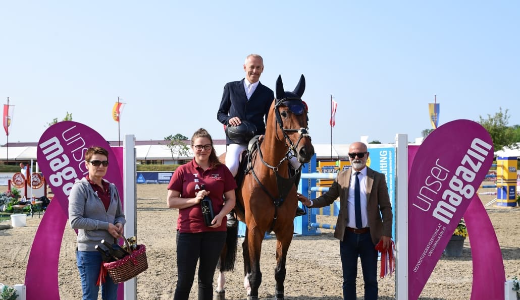 Auftaktsieg für Peter Brauneis im Preis von UNSER MAGAZIN. © HORSIC.com