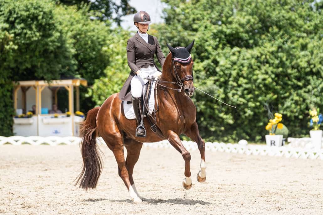 Dominique Aschauer (Verein der Pferdefreunde NÖ) mit Delisha Jigulina. © Carina Grosch