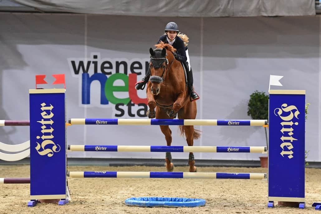 Amy Rose Frühwirth und Cassius P im Preis von Hirter. © HORSIC.com