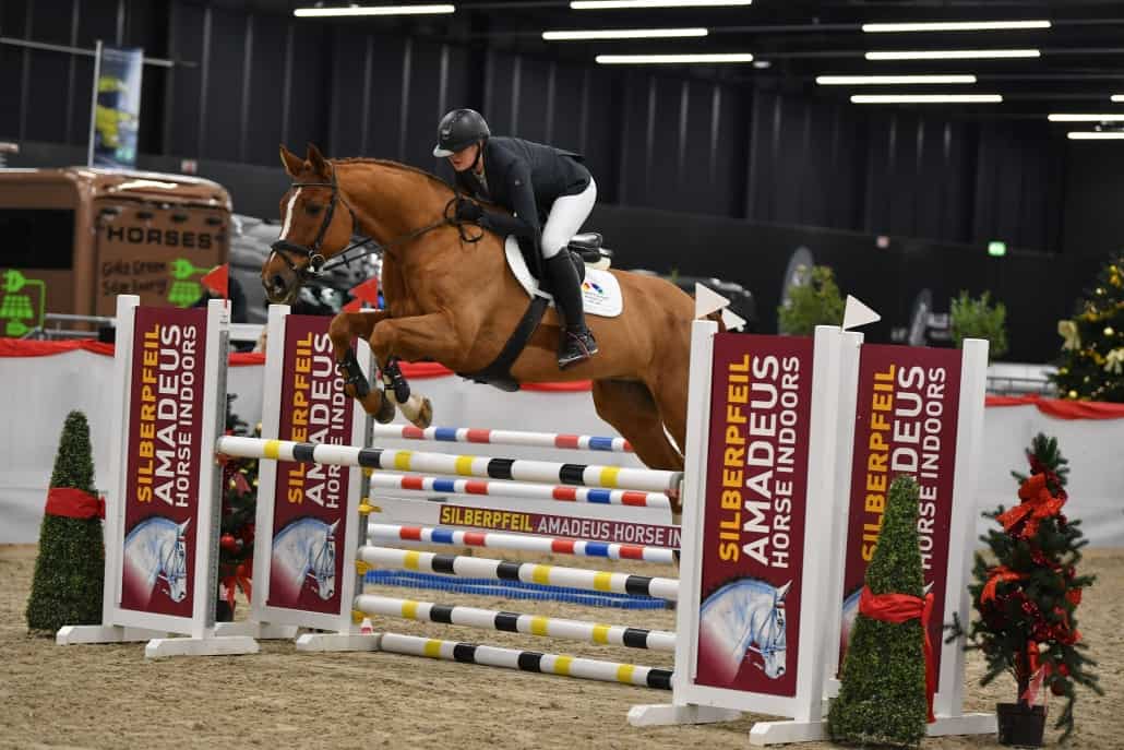 Antonia Marie Hausner (NÖ) belegte mit Meriono Z den hervorragenden dritten Rang im Amadeus Children Grand Prix über 120 cm. © Silberpfeil Amadeus Horse Indoors | OneKlickFoto
