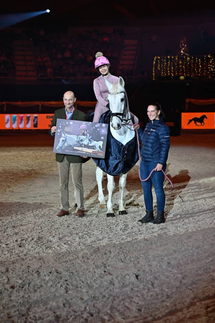 Leonie Sagner durfte sich über den Titel Rookie of the year 2023 freuen. © OneKlickFoto