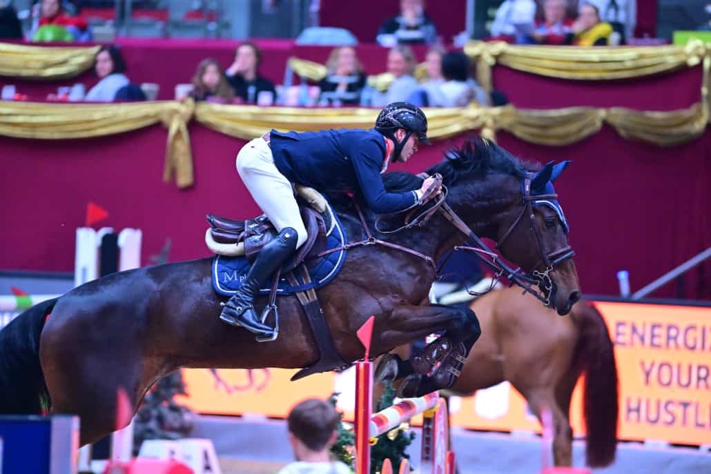 Der CSI3* Auftaktsieger der Silberpfeil Amadeus Horse Indoors 2023 hieß Tom Schellekens. © Daniel Kaiser