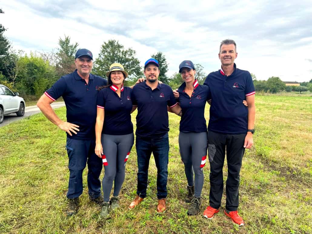 Stefanie Kunz mit Crew in Monpazier. © privat