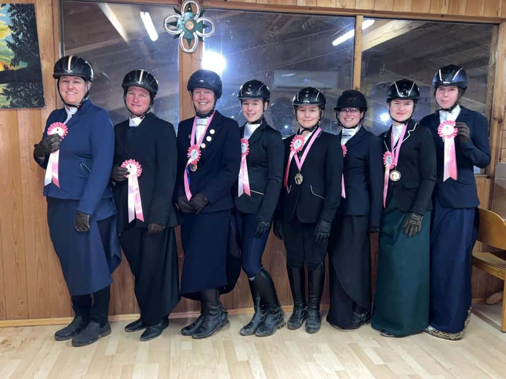 Herzliche Gratulation den erfolgreichen Damensattelreitern. © privat