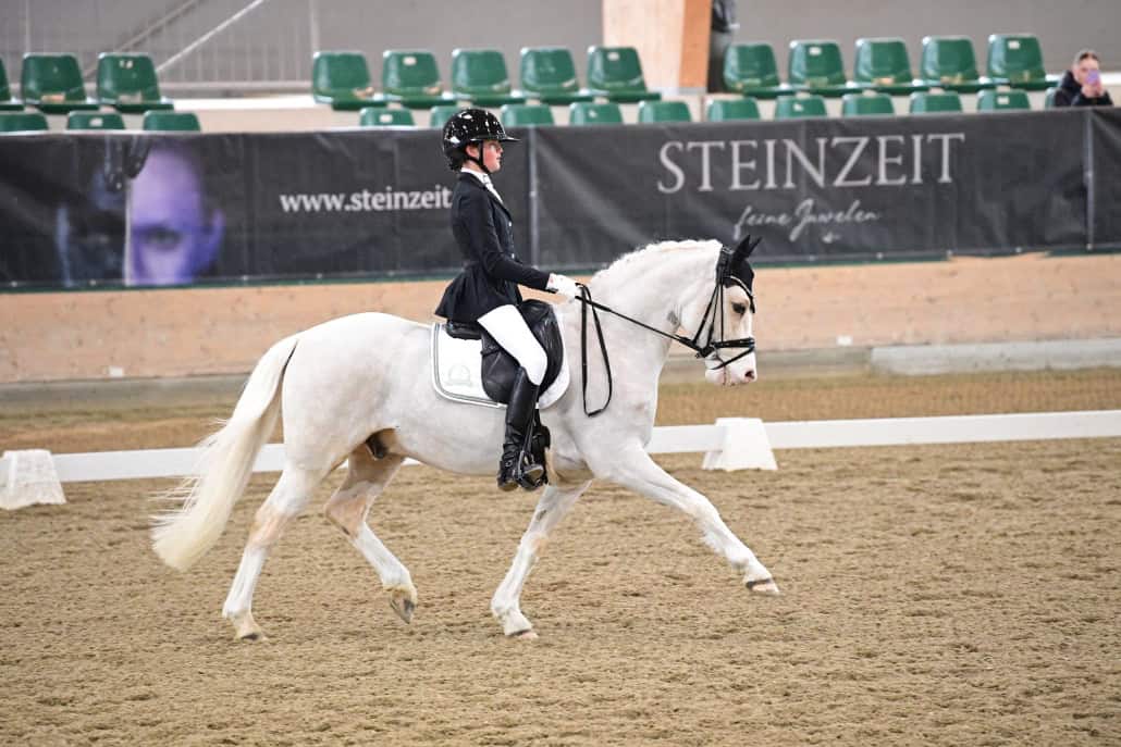 Zwei Mal 65% in Ebreichsdorf für NOPS Talente Team-Reiterin Emma Smidek und Glückskind WE. © HORSIC.com