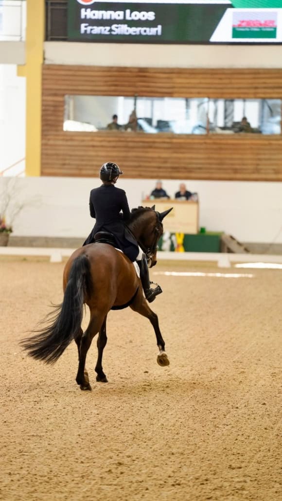 Erster internationaler Sieg für Hanna Loos und Franz Silbercurl in Stadl. © Carina Grosch