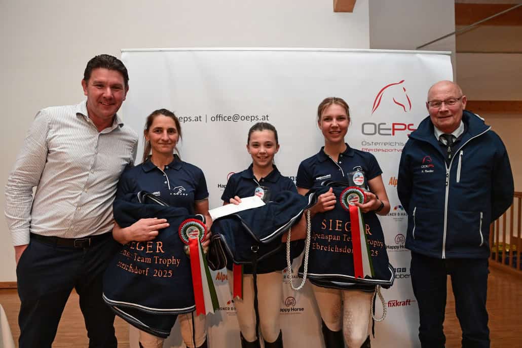 Team Trophy-Sieg für Lassee in Ebrichsdorf. © HORSIC