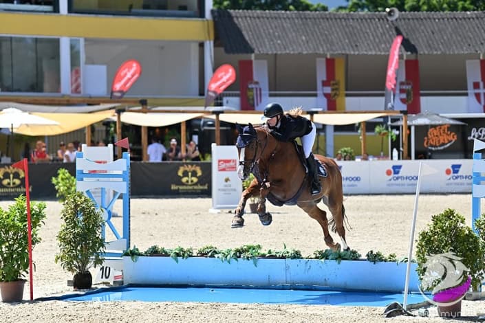 EmilieSpranz_OEMYOungRider_Linz_2025_cTeamMyrtill (2) Österreichische Meister Springen Young Rider: Emilie Spranz & Coup De Coeur GP Madame Z. © Team Myrtill