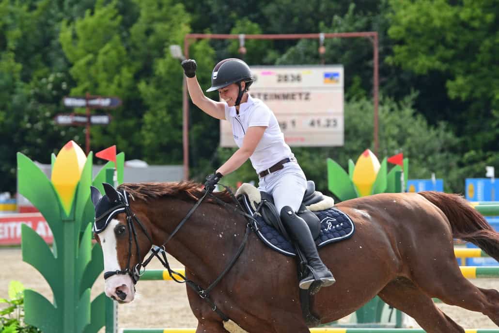 Heimsieg für Lisa Steinmetz im ImWeidach Grand Prix. © HORSIC