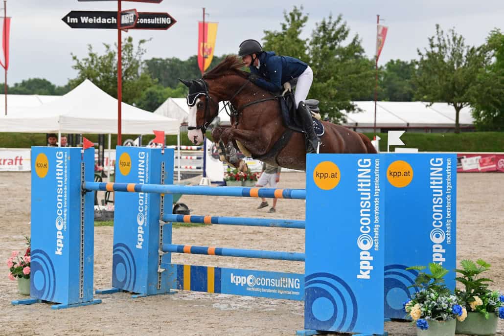 Lokalmatadorin Lisa Steinmetz und Lacrima von Kükenmoor. © HORSIC
