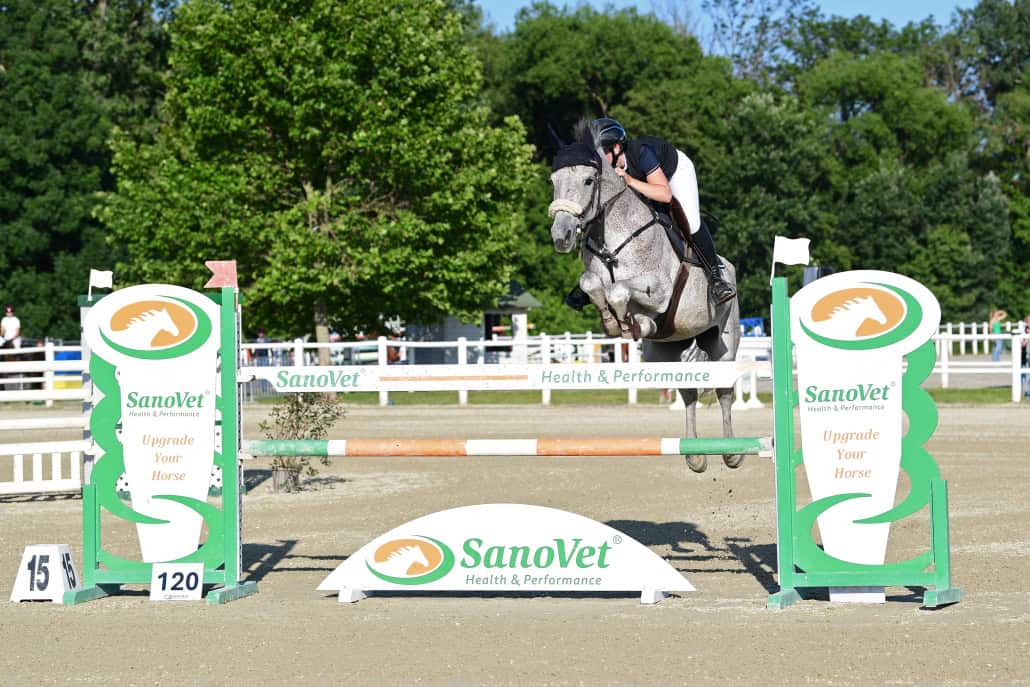 Platz 3 und 4 in Ebreichsdorf für Adina Neuretter vom Team Semper Salio. © HORSIC