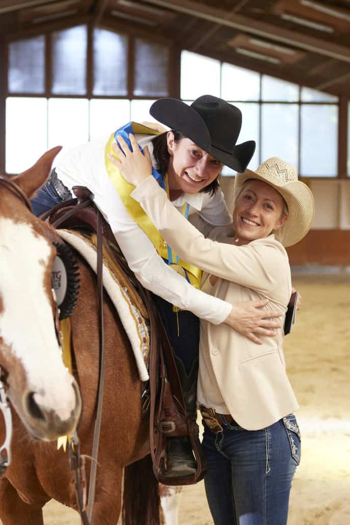 NOEPS Referentin Karo Kirchl gratulierte den Meistern persönlich. © ConnyMPhotography