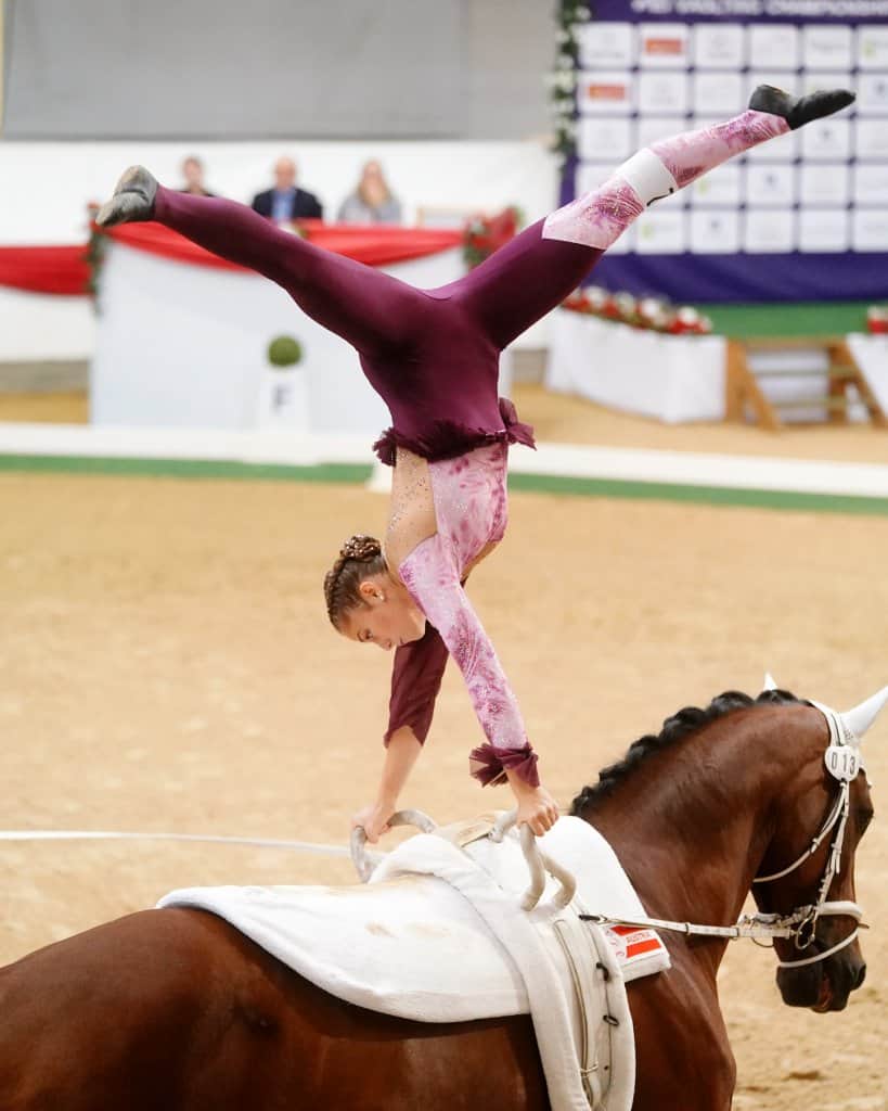 Leonie Koller bei den Young Vaulter Damen auf Bronzekurs. © Andrea Fuchshumer